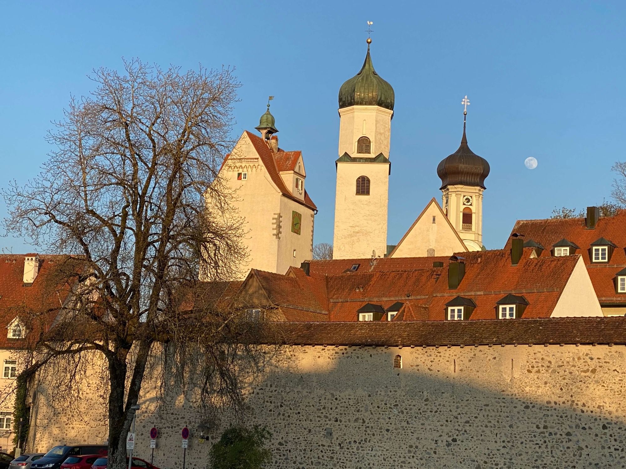 Isny im Allgäu — historische Altstadt mit Kirchtürmen